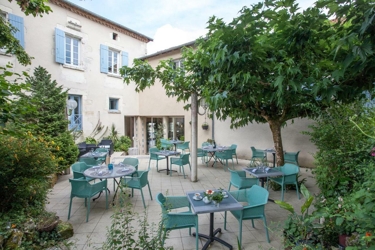 Le Lion D'Or Hotell Manzac-sur-Vern Eksteriør bilde